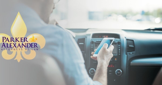 driver on his phone texting